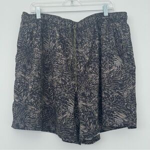 George Gray and Black Camo Golf Shorts Size 3XL/3XG (48-50)